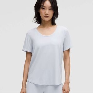 Lululemon Modal Silk Twist Back Shirt Size Small Starch Blue